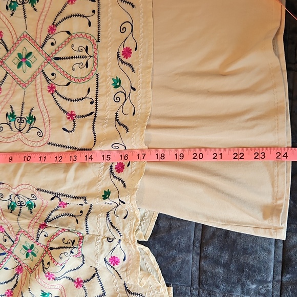 Chico’s Embroidered Tan Tiered Caftan Blouse, M/L, Boho, Floral, Festival - Picture 8 of 10